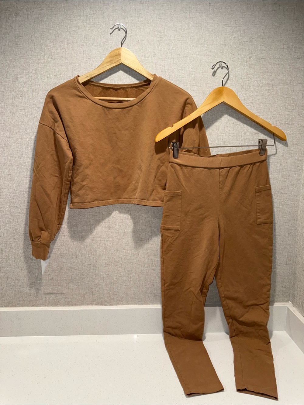 Women’s Brown Two-Piece Crop Top Legging Set